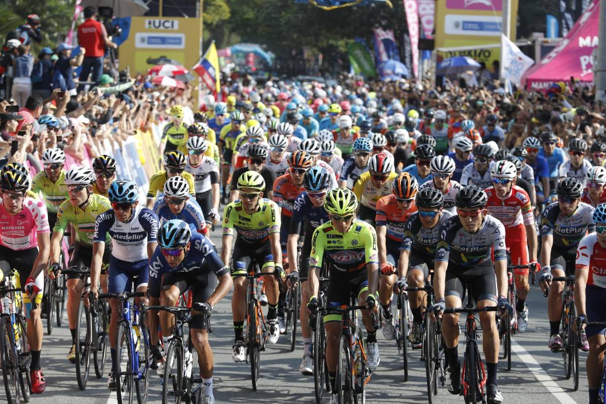 Hermosas postales dejó el desarrollo de la cuarta etapa del Tour Colombia 2.1 que se desarrolló en Medellín, un circuito de 139 kilómetros, que tuvo una masiva presencia de aficionados en cada uno de los puntos por donde transcurrió la fracción. FOTOS JUAN ANTONIO SÁNCHEZ Y MANUEL SALDARRIAGA