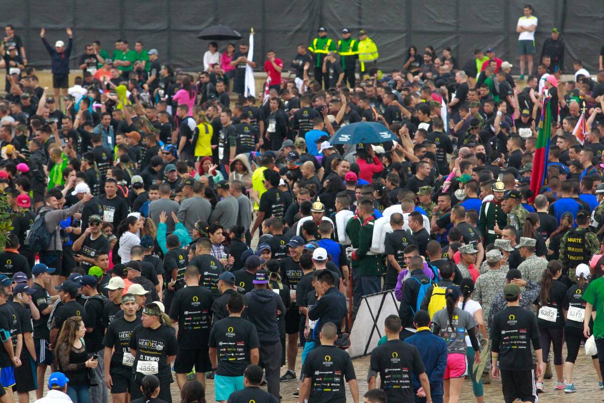 Cerca de cinco mil atletas se reunieron para apoyar a quienes han sufrido por la guerra de nuestro país. FOTO COLPRENSA