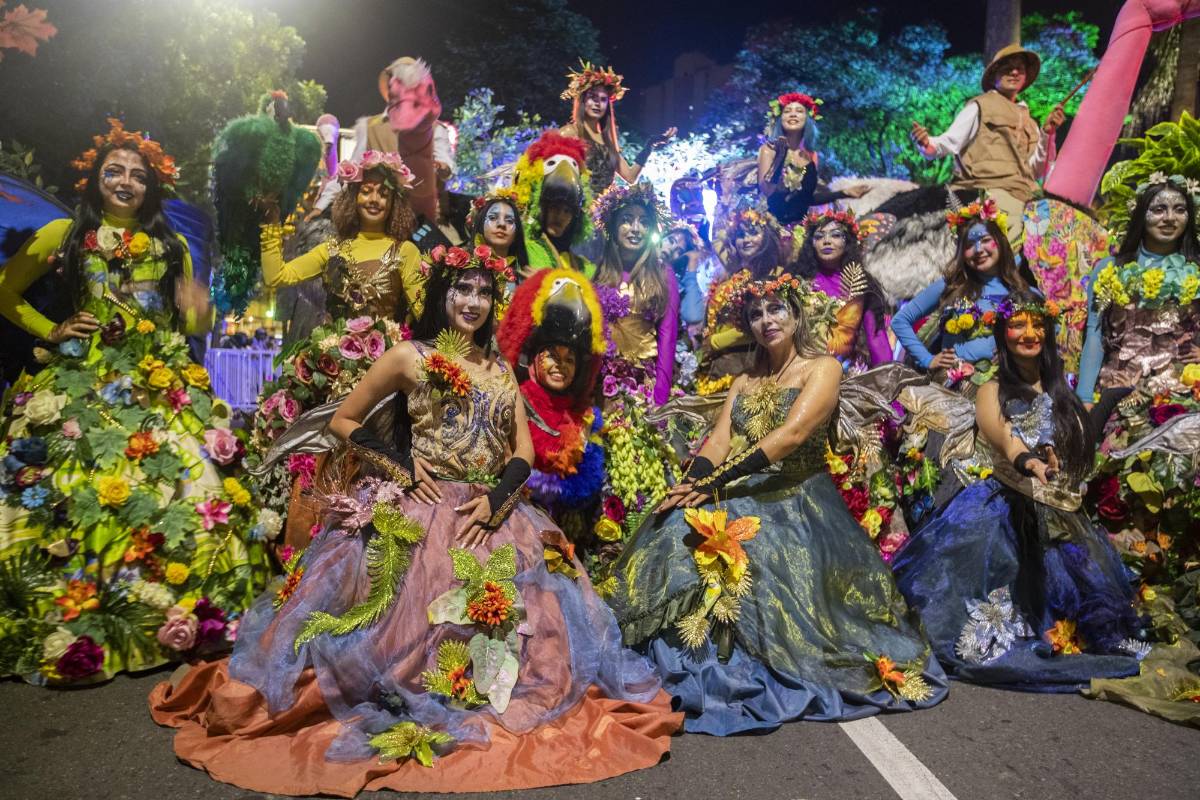 Esta vez la cuota de magia vino de otras latitudes. Brillaron los catrinas, el árbol come humanos, la caja de pandora y otras deidades locales e invitadas del norte y el centro de América. FOTO MANUEL SALDARRIAGA QUINTERO