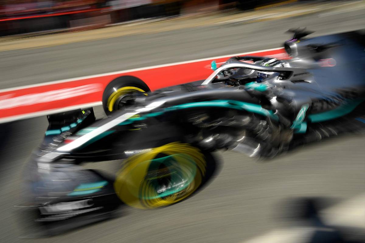 El piloto finlandés de Mercedes, Valtteri Bottas, participa en las pruebas para la nueva temporada del Gran Premio de Fórmula Uno en el circuito de Cataluña en Montmeló, en las afueras de Barcelona. Foto:AFP