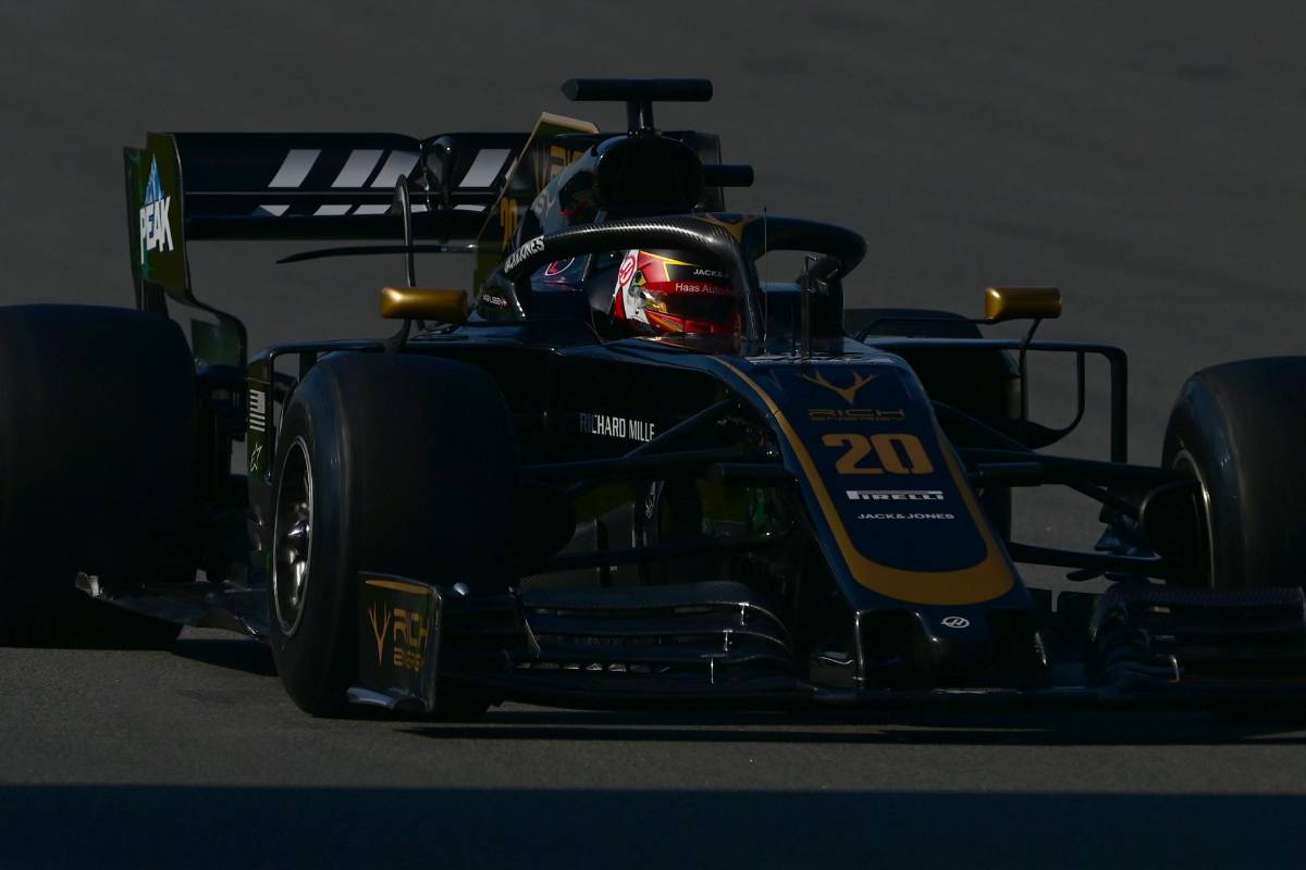 El piloto Danés del equipo HAAS F1, Kevin Magnussen, participa en las pruebas para la nueva temporada del Gran Premio de Fórmula Uno en el circuito de Cataluña en Montmeló, en las afueras de Barcelona. Foto: AFP
