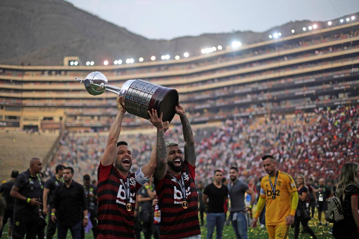 La fiesta podría prolongarse hasta bien entrada la noche si el Flamengo se proclama este domingo campeón del Brasileirao, título que levantó por última vez en 2009. Foto: EFE