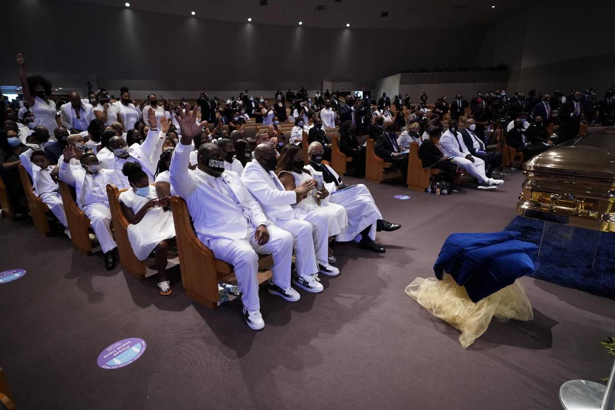 En Minneapolis le dieron el último adiós a George Floyd, quién tras su muerte a manos de la policía causó una ola de indignación en Estados Unidos por los casos de abuso policial y racismo. Foto: AFP