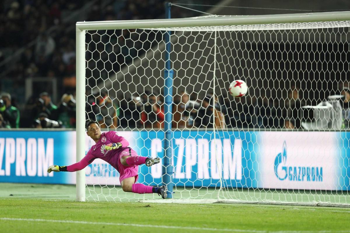 Sin embargo, la esperanza de América fue efímera, pues Daniel Bocanegra, Mac y Borja acertaron desde los 11 pasos para que el Atlético Nacional obtuviera el trofeo al tercer lugar, luego de que cayera en las semifinales ante el Kashima Antlers. FOTO AFP