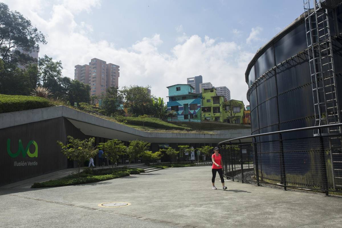 Se beneficiaron más de 48000 mil Personas de los barrios los naranjos, El Tesoro, Los Balsos, Alejandría y la Florida de la comuna El Poblado. Foto: Edwin Bustamante