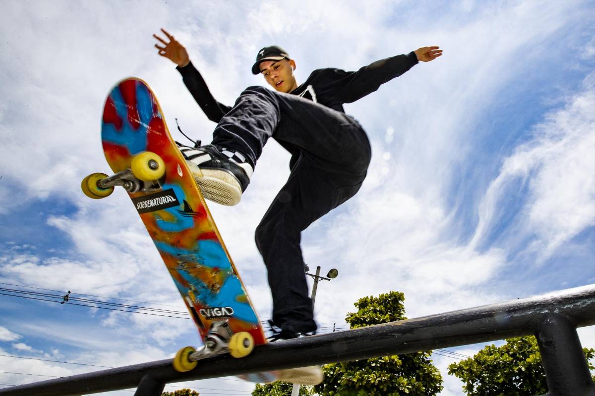  Los jóvenes que gustan de los trucos en las tablas y que han convertido este deporte en una verdadera pasión y estilo de vida. FOTO: Jaime Pérez Munevar