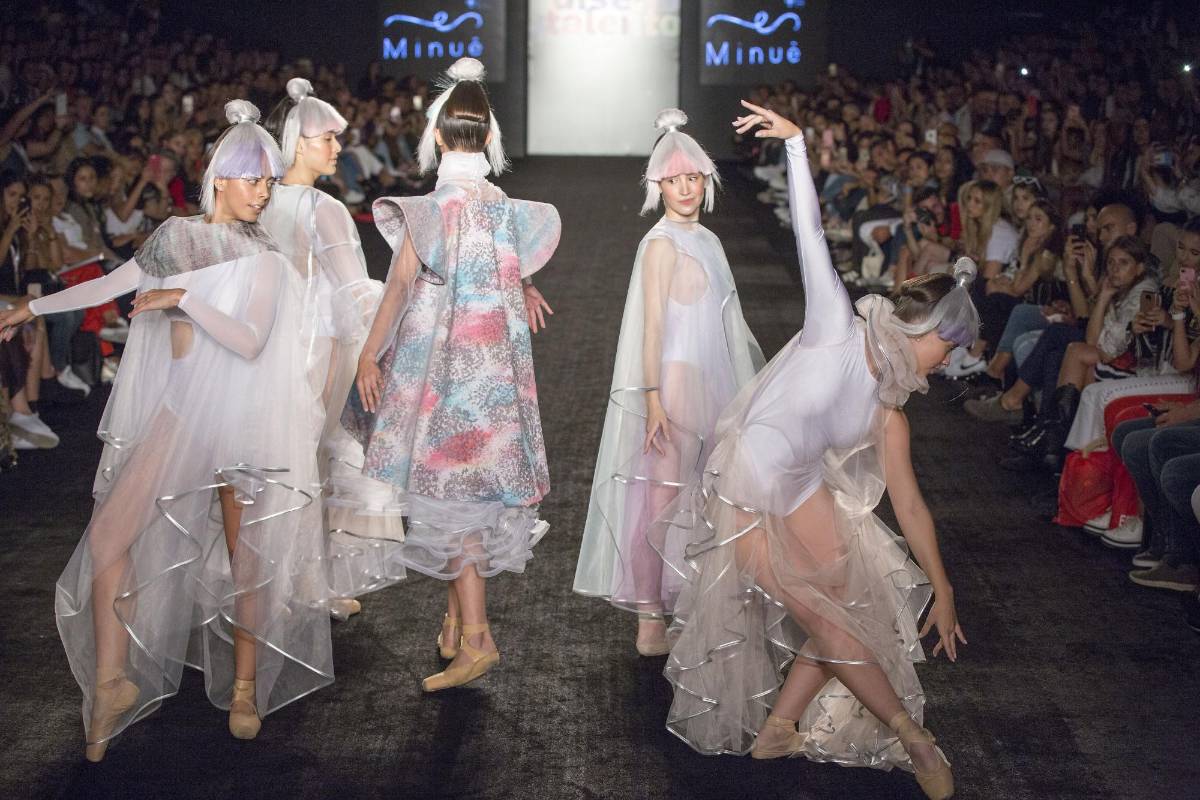 Las estudiantes contaron con el apoyo de docentes de la Facultad de Diseño de Vestuario y del Centro de Desarrollo Empresarial - CDE de la universidad. FOTO EDWIN BUSTAMANTE
