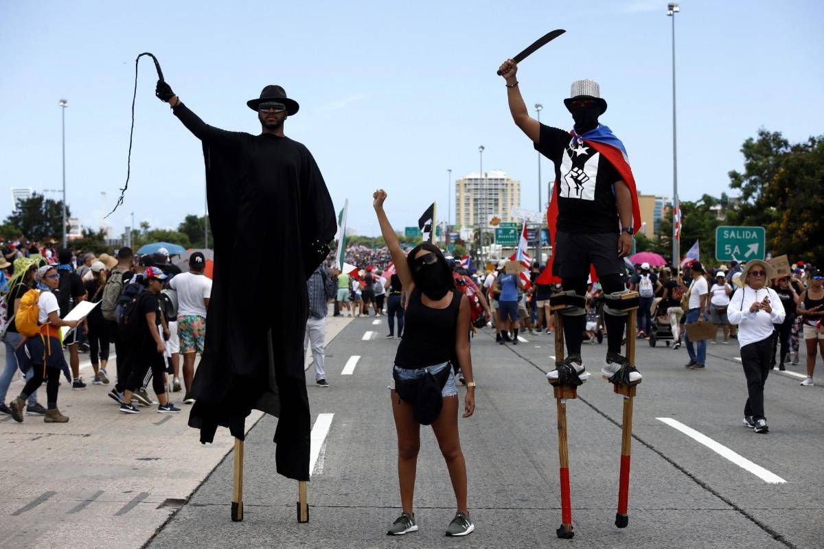 Tommy Torres, Pedro Capó, Ednita Nazario, Guaynaa y Victoria Sanabria también participaron en las manifestaciones. FOTO EFE