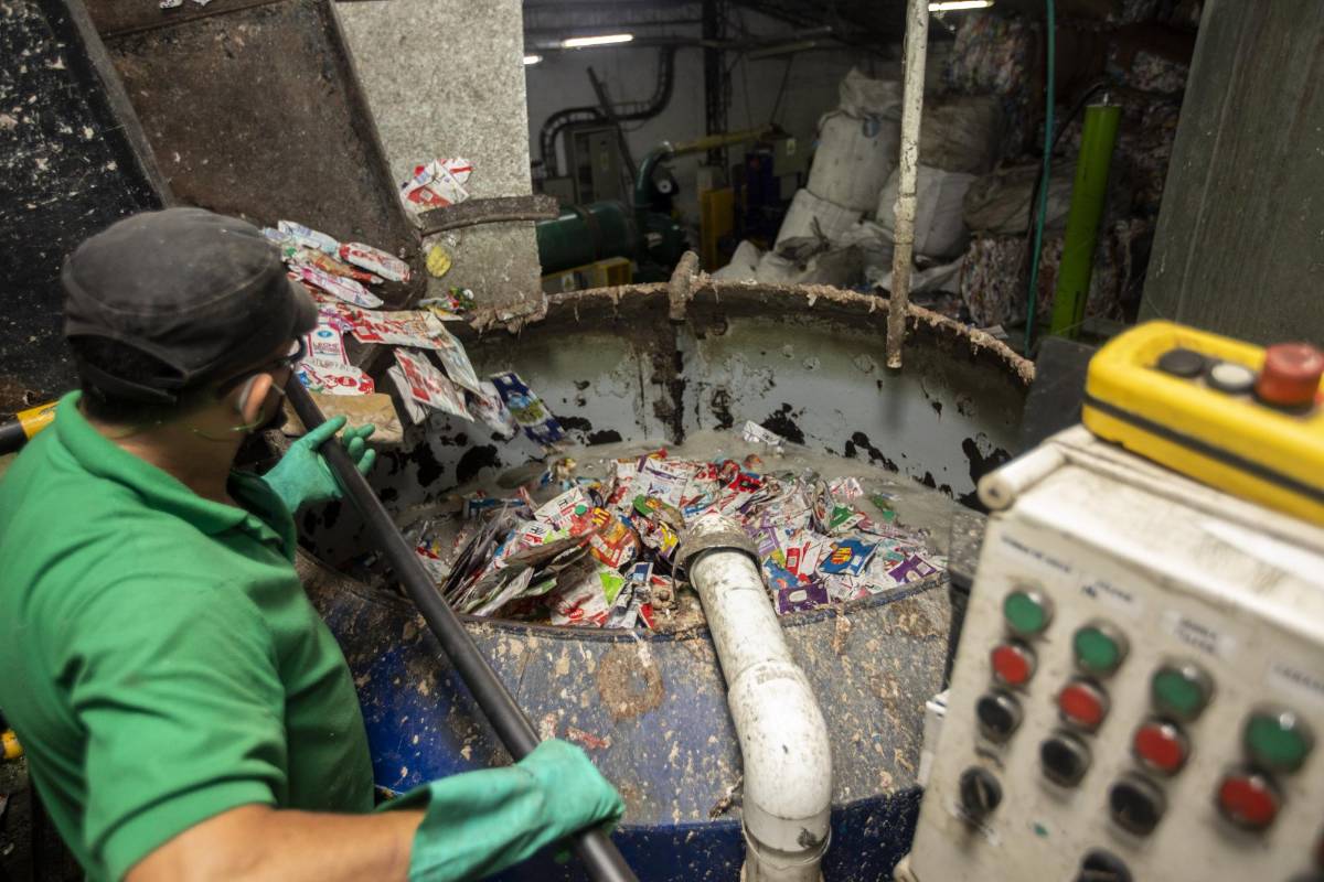 27 organizaciones en 4 importantes regiones del país con más de 1.200 asociados, trabajan continuamente en la red de aprovechamiento de residuos, de esta forma generando nuevos empleos. Foto. Camilo Suárez