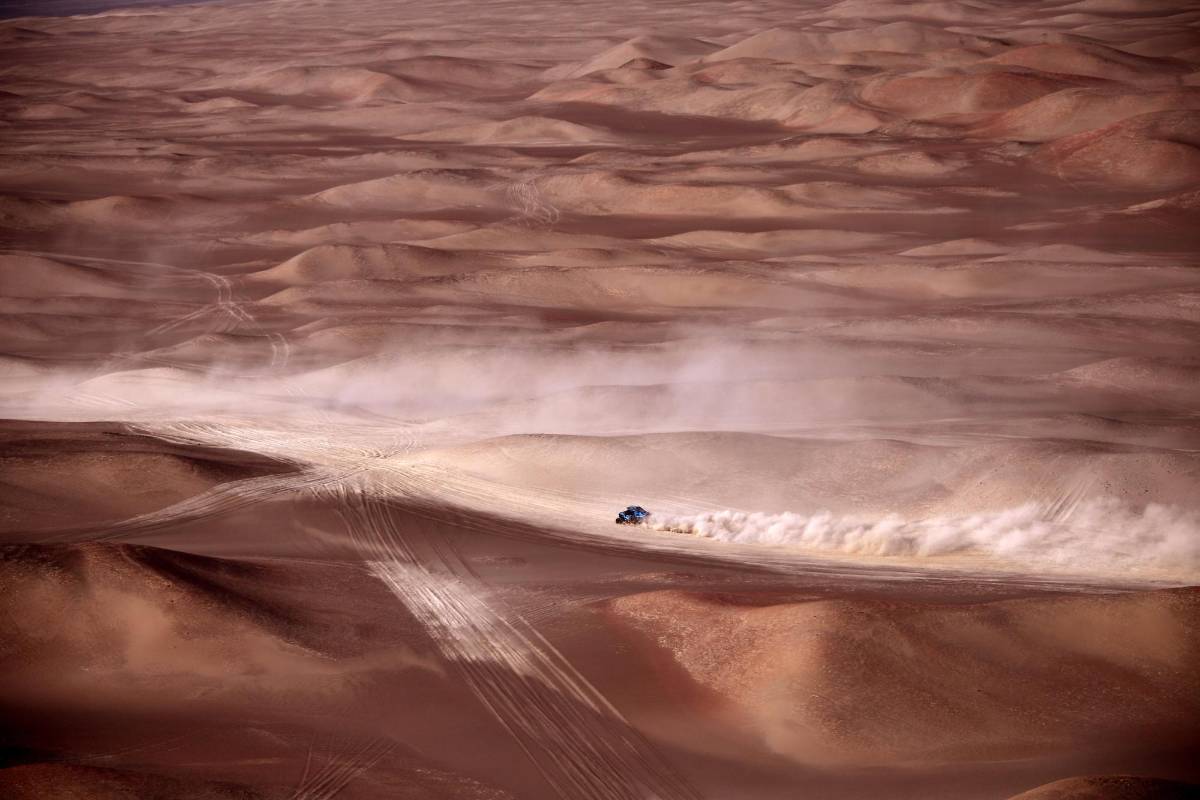 Los competidores viajan durante la Etapa 2 del Dakar 2019 entre Pisco y San Juan de Marcona, Perú. Foto: AFP