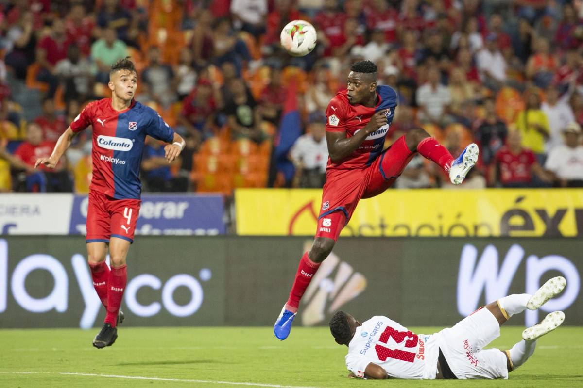 DIM logró descifrar la buena defensa del América que hasta ahora había cosechado elogios. Foto: Edwin Bustamante