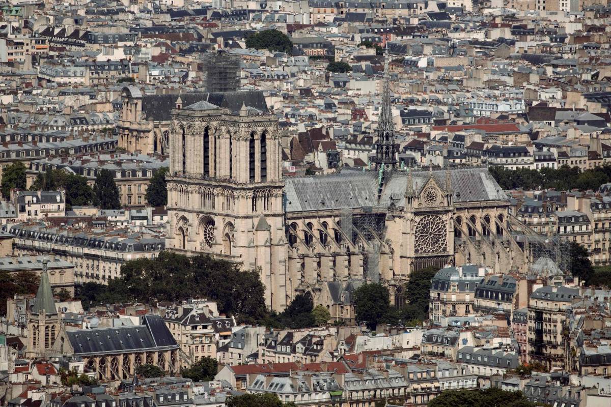 La catedral de Notre Dame, con alrededor de 13 millones de visitantes al año, es el monumento histórico más frecuentado de Europa. FOTO AFP