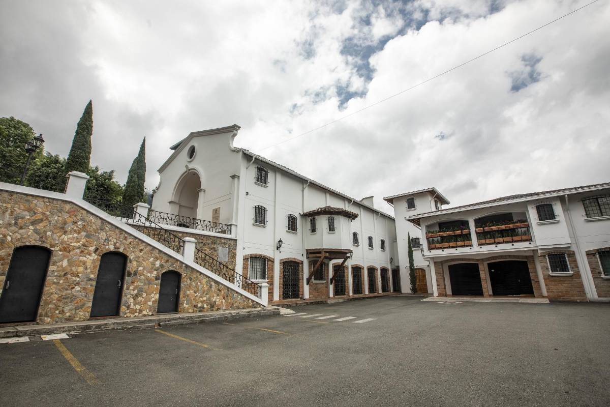 Templo de la Purísima concepción en la Loma del Chocho en Envigado. Foto Camilo Suárez