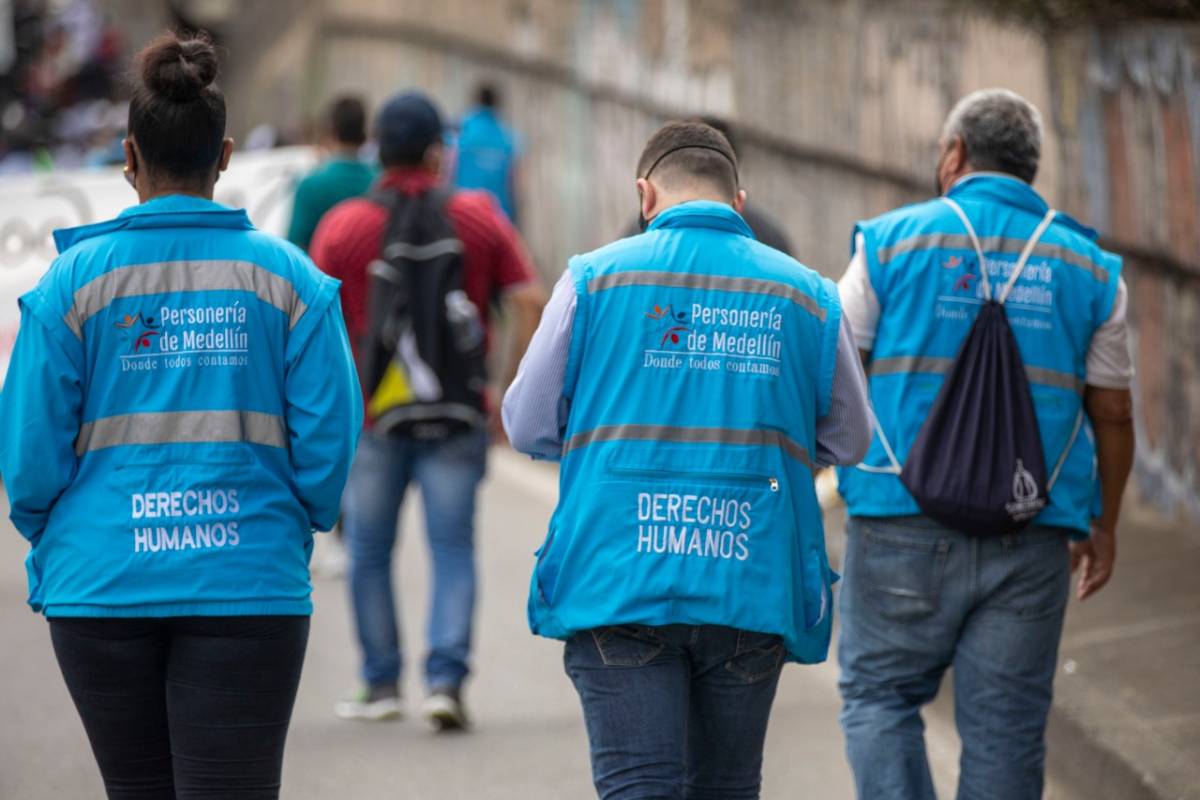 Las centrales obreras marcharon este jueves en Medellín en apoyo al paro Nacional, para reclamar al Gobierno el cumplimiento del pliego de peticiones formulado por el Comité Nacional de Paro. Foto: Edwin Bustamante.