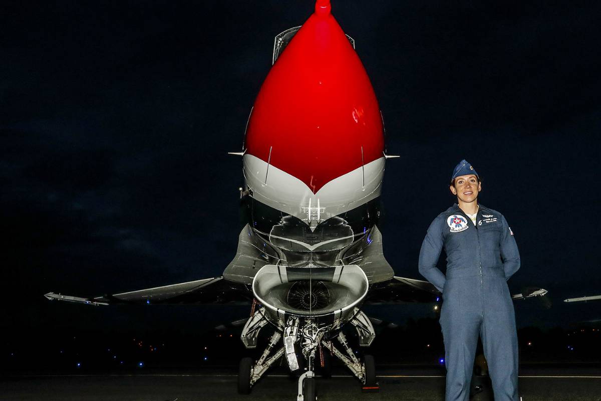 Los Thunderbirds, uno de los escuadrones acrobáticos más importantes del mundo, regresan al país para conmemorar el Centenario de la Institución, con sus aeronaves F-16. FOTO: JAIME PÉREZ