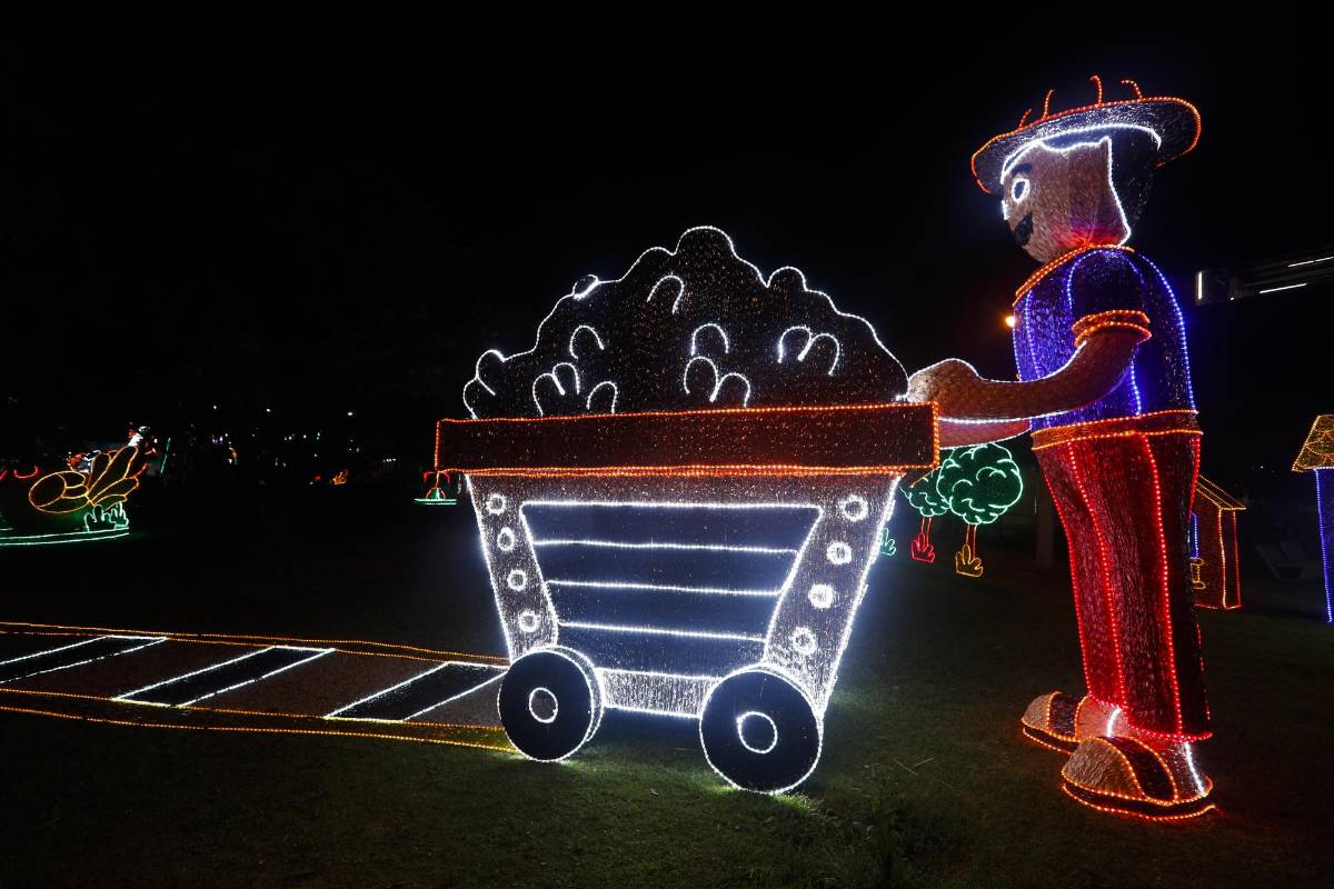 Un ritual de encendido navideño a través del alumbrado, atracción turística de la ciudad de Medellín. Foto: Manuel saldarriaga quintero