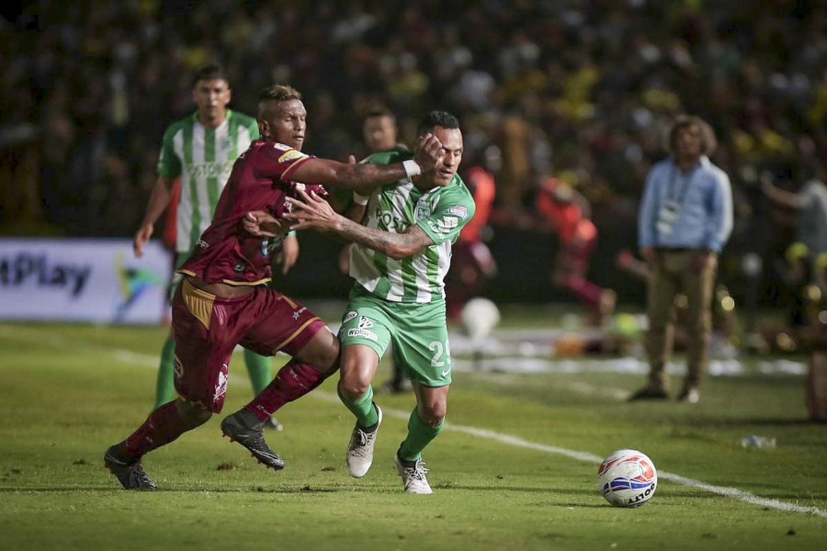 Una genialidad del atacante Dayro Moreno le dio la ventaja al verde este miércoles 1-0 ante el Tolima en la ciudad de Ibagué. Foto: Luisa González, Colprensa