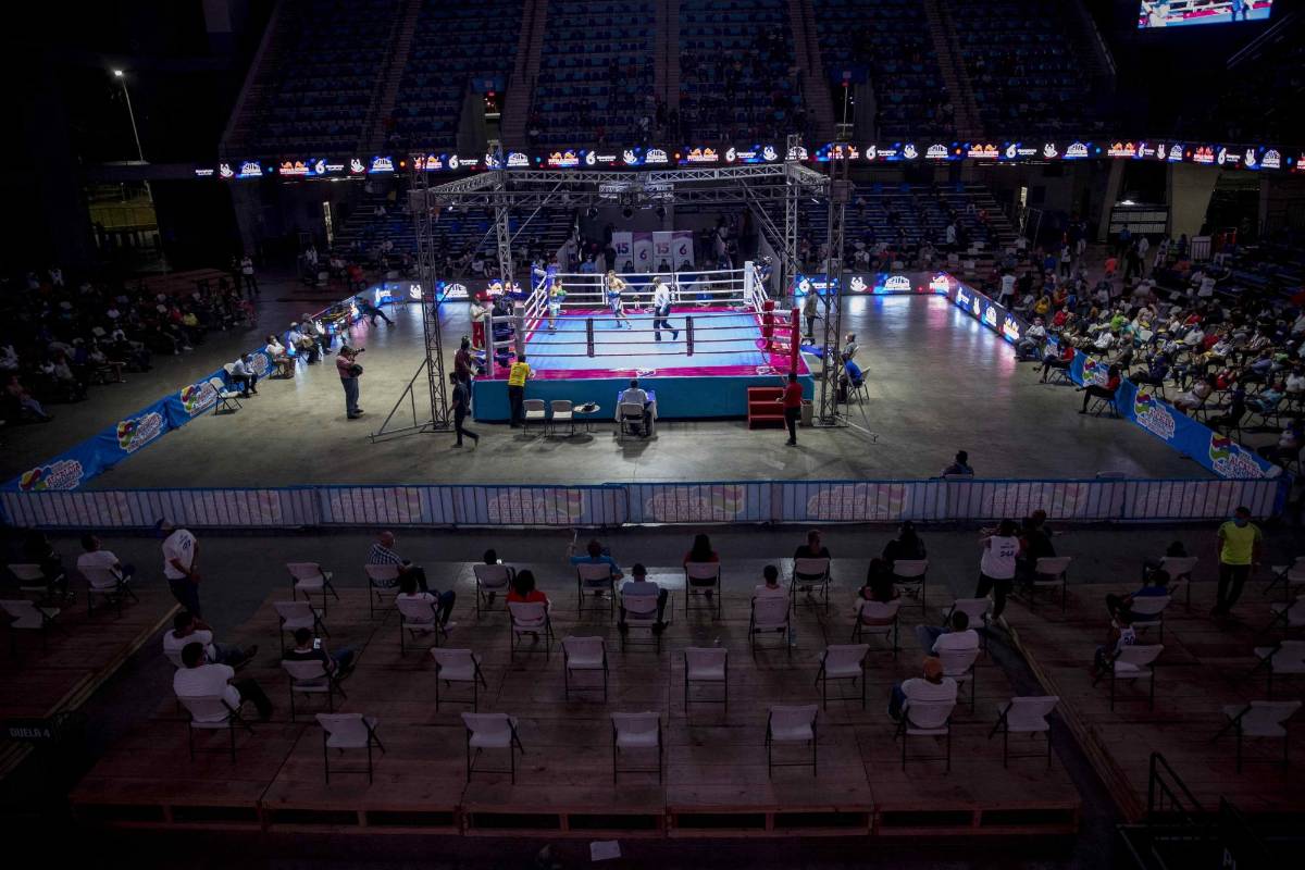 La velada se realizó en el Polideportivo Alexis Argüello de Managua. FOTO AFP