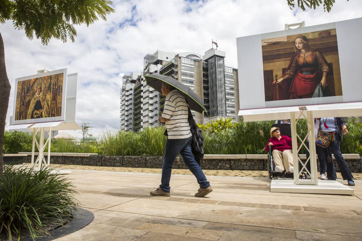 La muestra es un viaje virtual a través de fotografías, una galería al aire libre. Es una exposición itinerante que lleva moviéndose por Suramérica y Centroamérica desde el 2011. Foto: Edwin Bustamante.