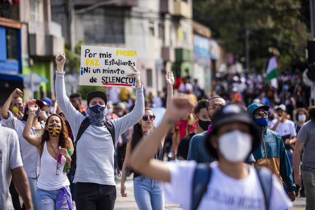 Los manifestantes se dieron cita en el Parque de los Deseos para iniciar la marcha pacífica. Foto: Carlos Velásquez
