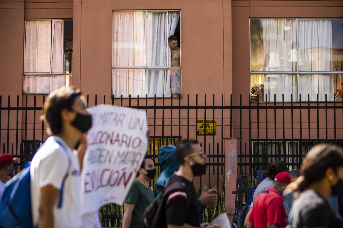 Cientos de personas salieron a las calles a marchar desde el parque de los deseos hasta el parque Boston. Foto: Carlos Velásquez