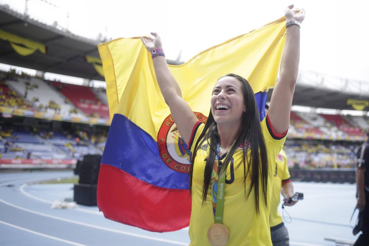 La bicampeona Olímpica, Mariana Pajón, contagió de alegría a la afición. FOTO COLPRENSA