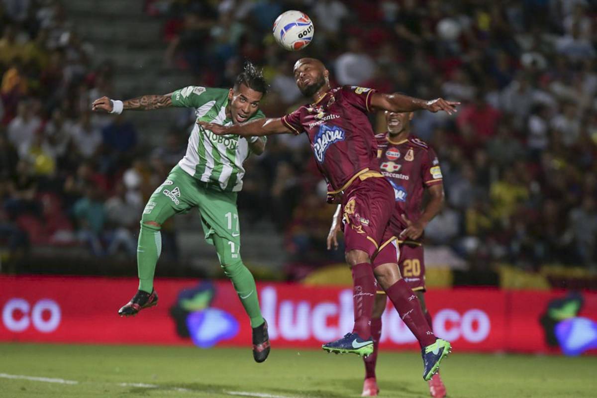 Una genialidad del atacante Dayro Moreno le dio la ventaja al verde este miércoles 1-0 ante el Tolima en la ciudad de Ibagué. Foto: Luisa González, Colprensa