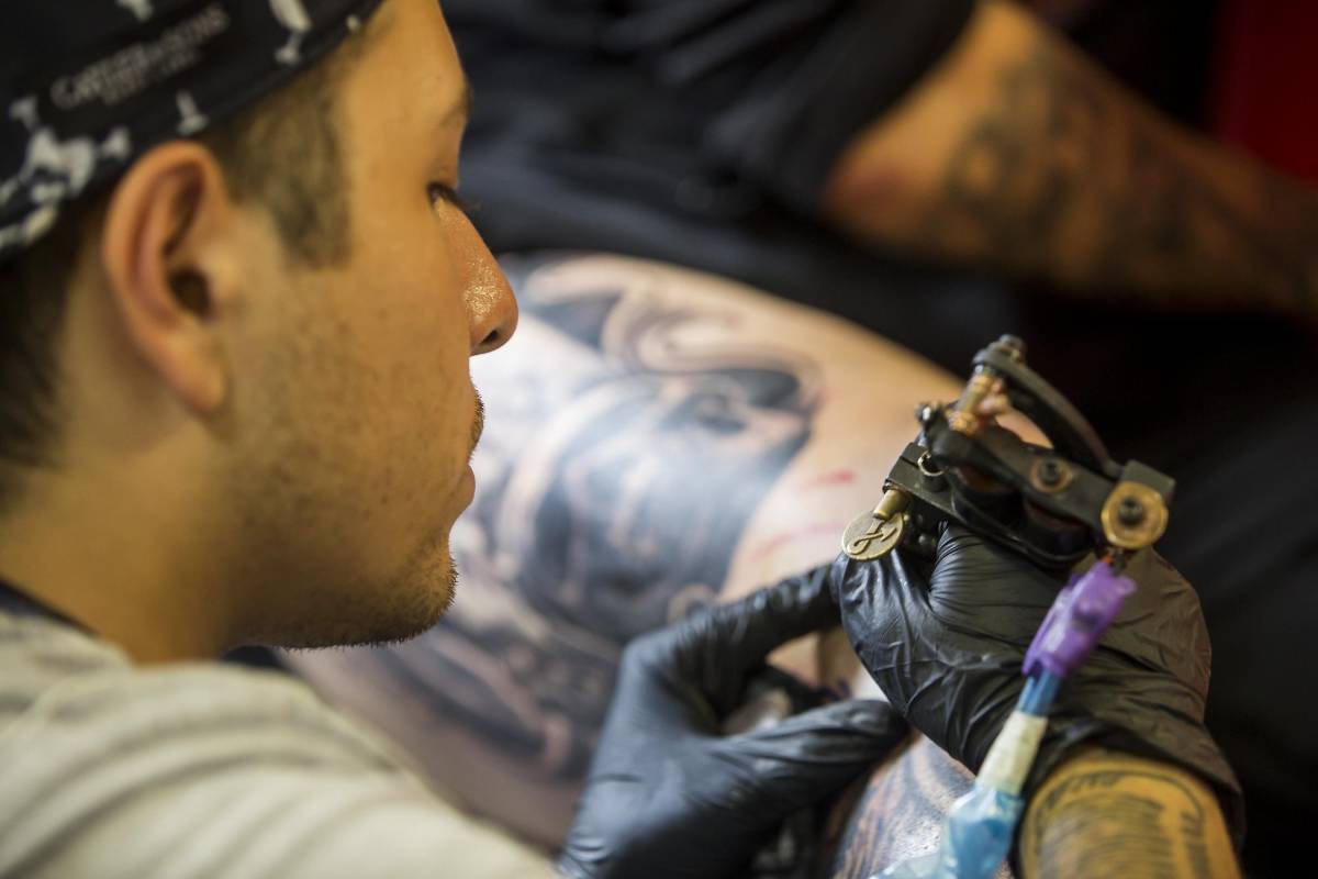 Los artistas tuvieron bastante trabajo en Plaza Mayor. FOTO Carlos Velásquez