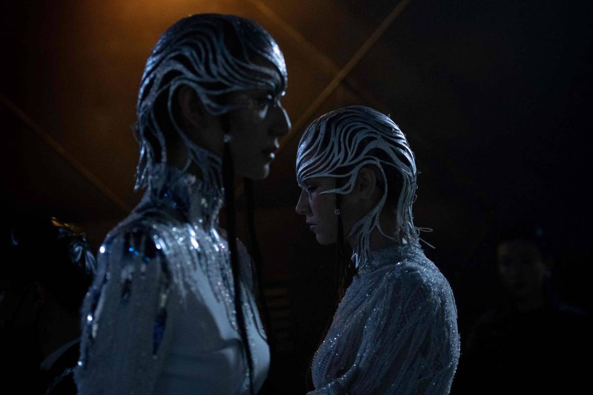 El diseñador Xiong Ying muestra sus creaciones en esta importante feria de moda internacional. Foto: AFP
