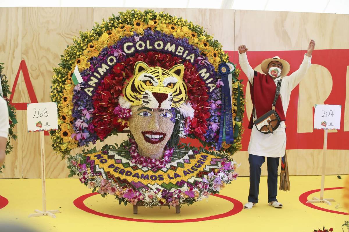 Francisco Orlando Quintero, de la vereda Barro Blanco, ganador absoluto con la silleta artística. FOTO EDWIN BUSTAMANTE