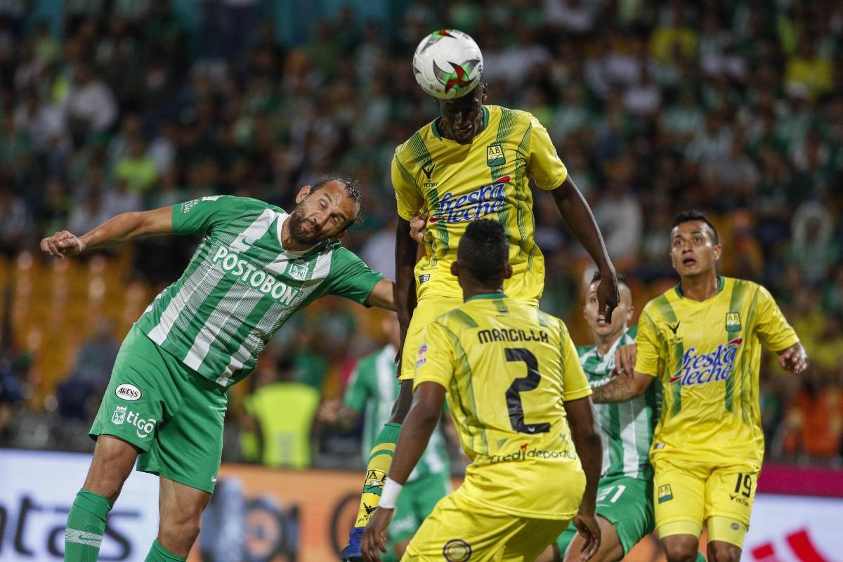 Seis cambios que hizo Juan Carlos Osorio en su acostumbrada rotación frente al partido anterior solo le alcanzó para un empate de local. Foto: Manuel Saldarriaga Quintero