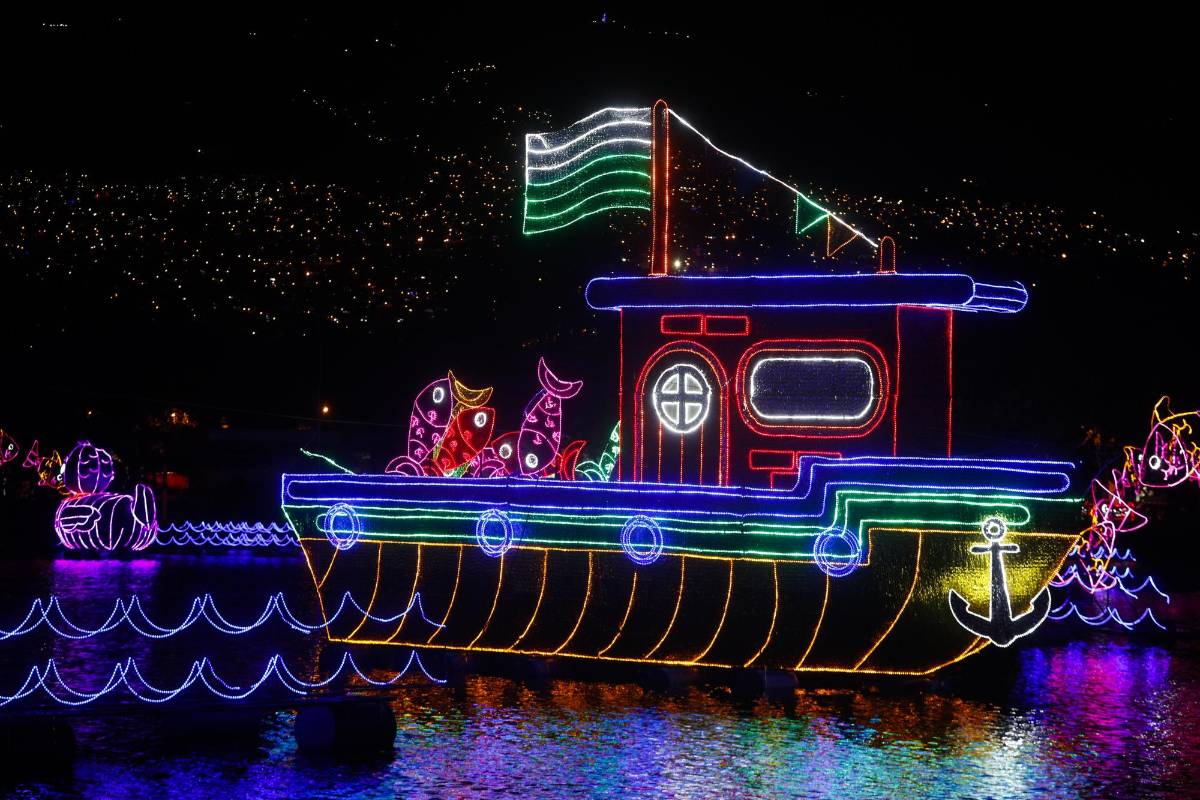 Un ritual de encendido navideño a través del alumbrado, atracción turística de la ciudad de Medellín. Foto: Manuel saldarriaga quintero