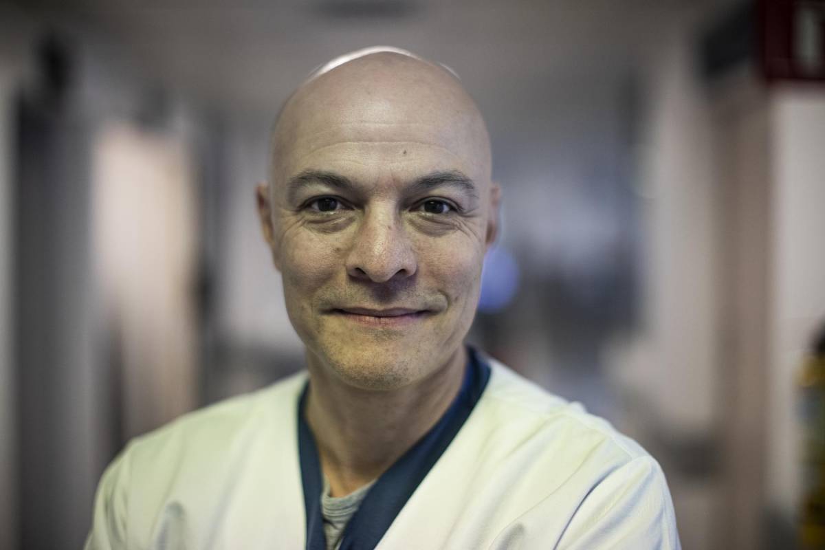 Carlos Cadavid, 55 años, 23 años como Internista e intensivista, jefe de la Unidad de cuidados intensivos UCI del Hospital Pablo Tobón Uribe. Foto: Esteban Vanegas