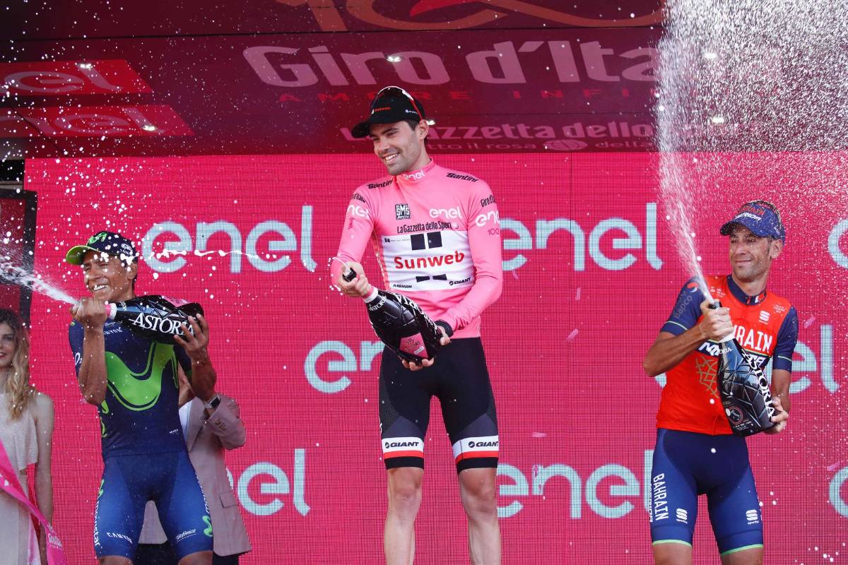 Tom Dumoulin fue el gran ganador de la edición centenaria del Giro de Italia, Nairo Quintana fue segundo y Vincenzo Nibali, tercero. FOTO AFP