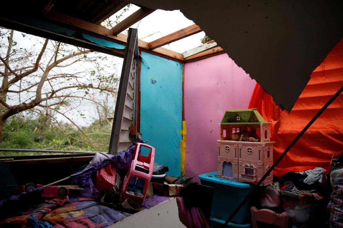 “Nuestra vida como la conocíamos cambió”, dijo entre lágrimas la alcaldesa de San Juan, Carmen Yulín Cruza, a un grupo de periodistas en un refugio en San Juan. “La devastación está tocando los cuatro puntos cardinales”, añadió. FOTO REUTERS