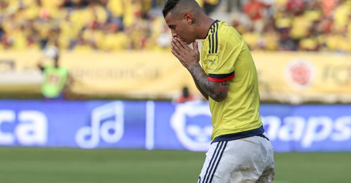 A Edwin Cardona le tocó ofrecer disculpas por su gesto racista