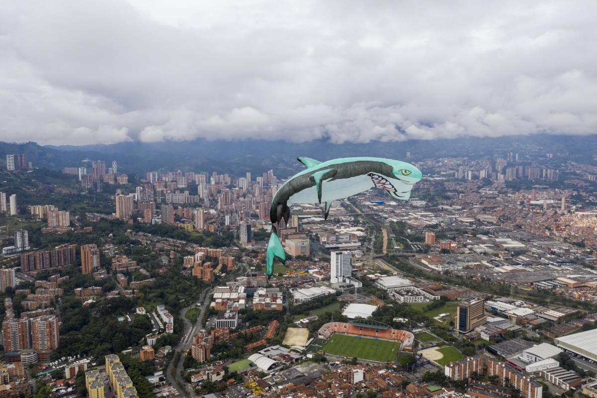 El globo más grande fue este tiburón de 50 metros. FOTO Esteban Vanegas