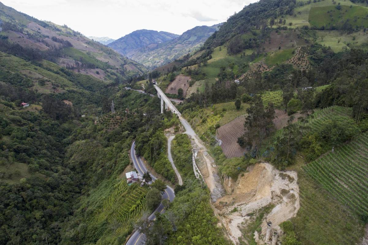 El túnel está ubicado entre los municipios de Calarcá (Quindío) y Cajamarca (Tolima). Atraviesa la Cordillera Central. FOTO: ESTEBAN VANEGAS