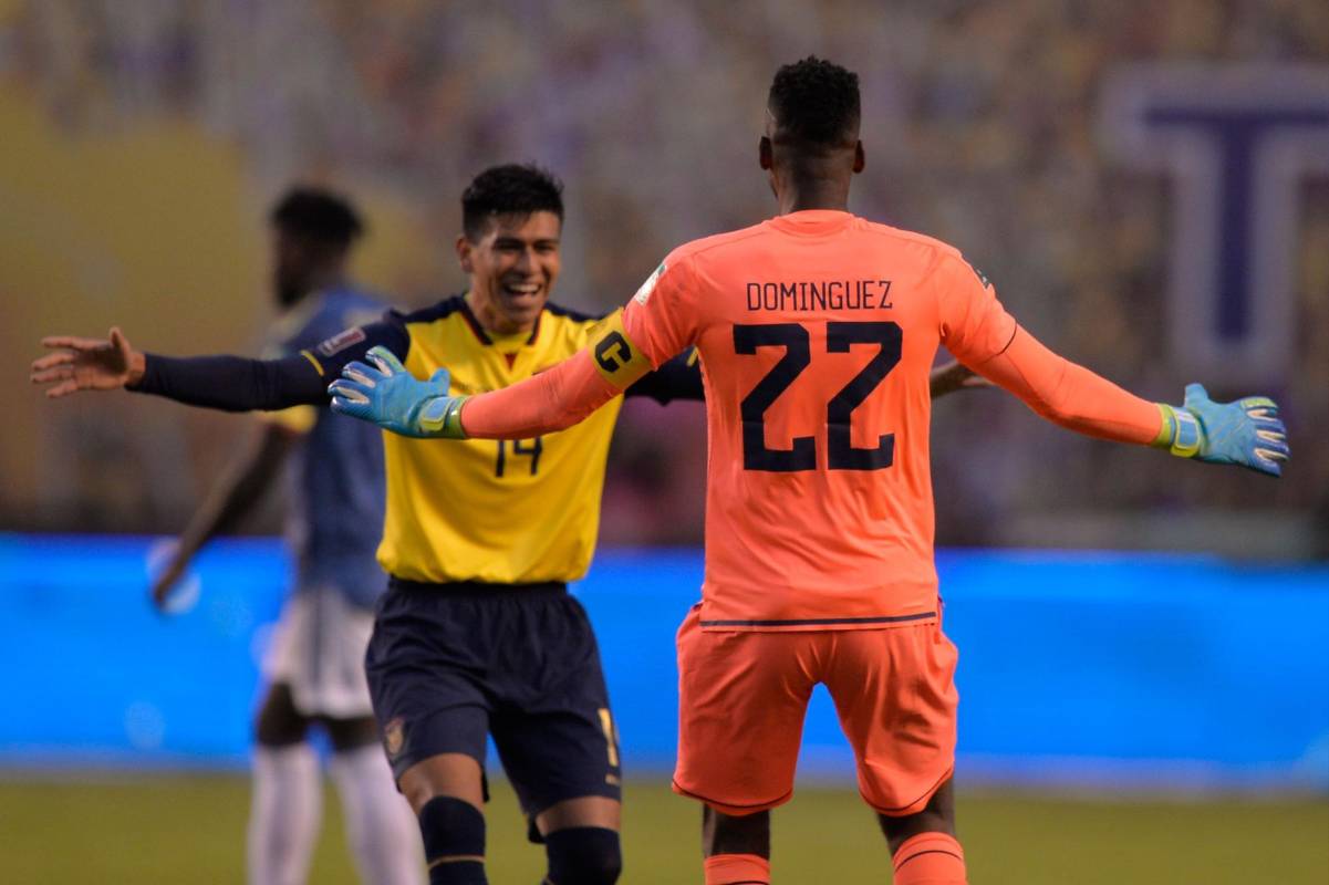 En los últimos 25 años en duelos entre Colombia y Ecuador no había antecedentes de una goleada como la que le propinó la selección dirigida por Gustavo Alfaro a la tricolor 6-1. De esa forma tambalea la era Queiroz. Foto: AFP.