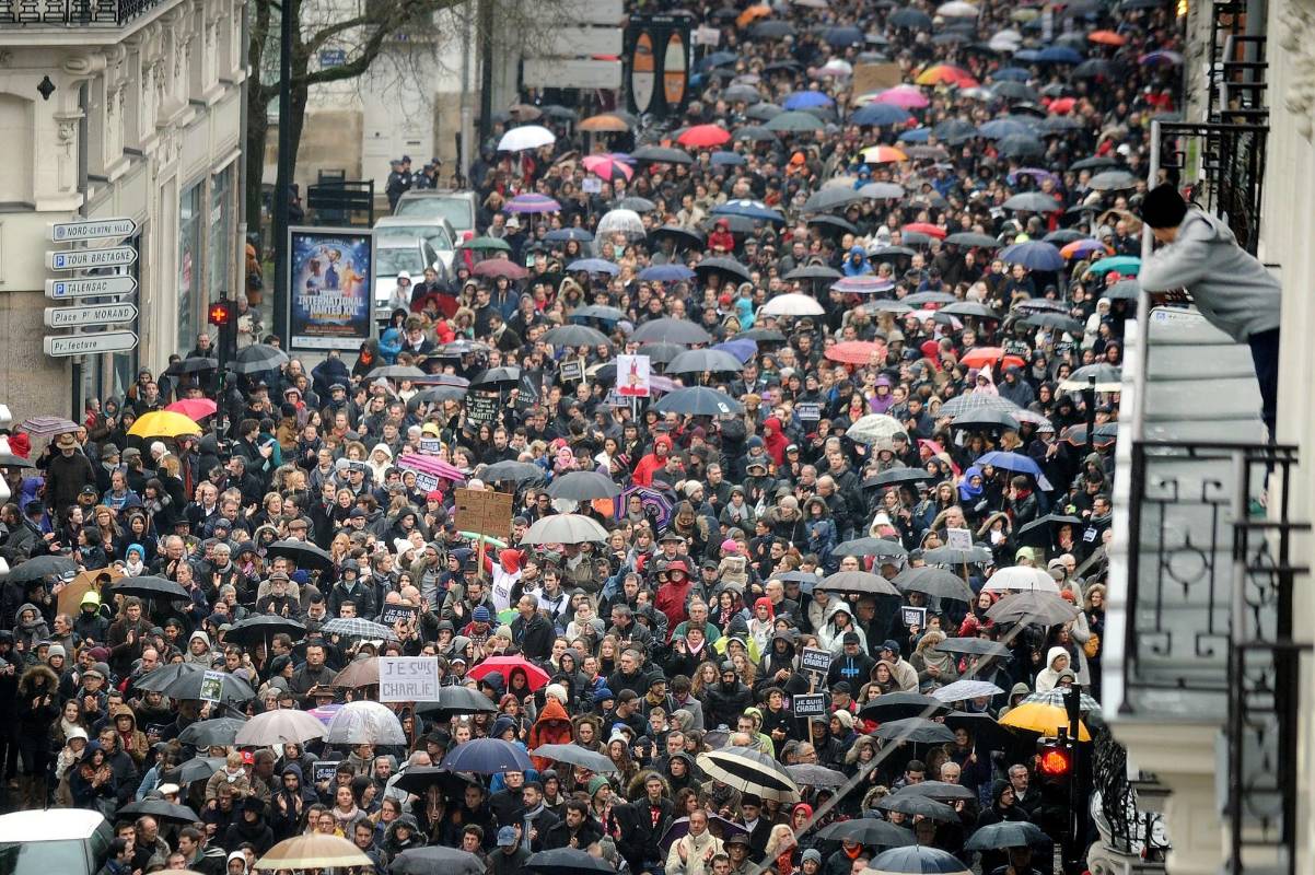 En Nantes, la concentración reunió a unas 75.000 personas. FOTO AFP 