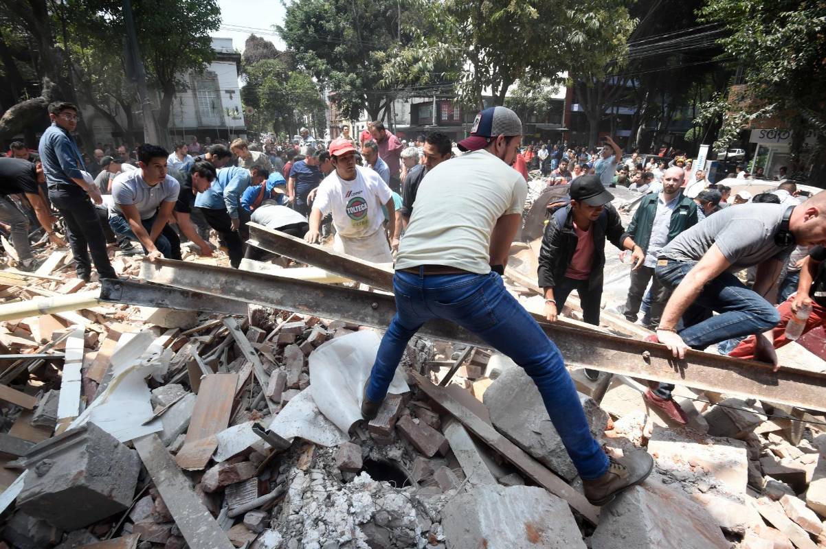 Un terremoto de magnitud 7,1 sacudió el centro de México y afectó importantes edificios. FOTO AFP