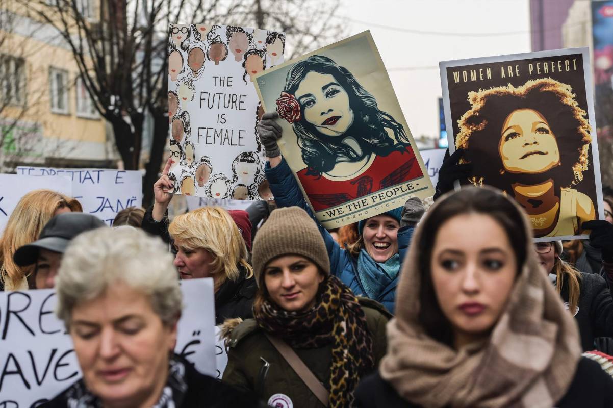 Tras escuchar a varios cantantes y oradores, algunos famosos como el cinesta Michael Moore o la actriz Scarlett Johansson, los manifestantes marcharán unos dos kilómetros por la Explanada Nacional, hasta cerca de la Casa Blanca. FOTO AFP