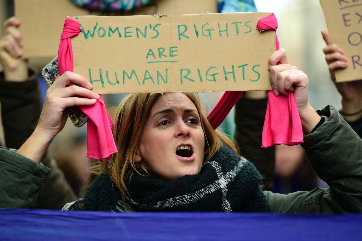 Trump ha denigrado a las mujeres en numerosas ocasiones -incluida una exMiss Venezuela por su sobrepeso- juzgándolas por su apariencia. Fue acusado de toqueteos y comportamiento inapropiado por varias mujeres. FOTO AFP