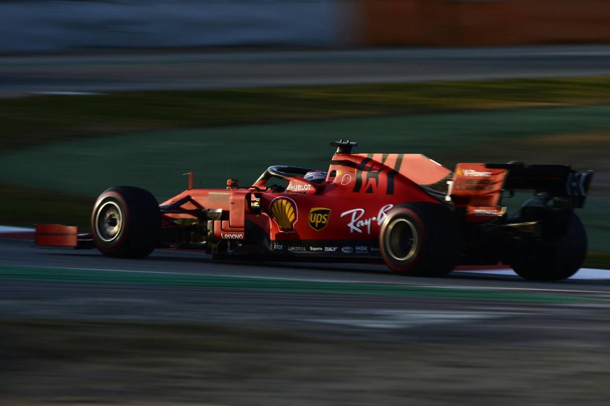 El piloto de Ferrari, Charles Leclerc, participa en las pruebas para la nueva temporada del Gran Premio de Fórmula Uno en el circuito de Cataluña en Montmeló, en las afueras de Barcelona. Foto: AFP.