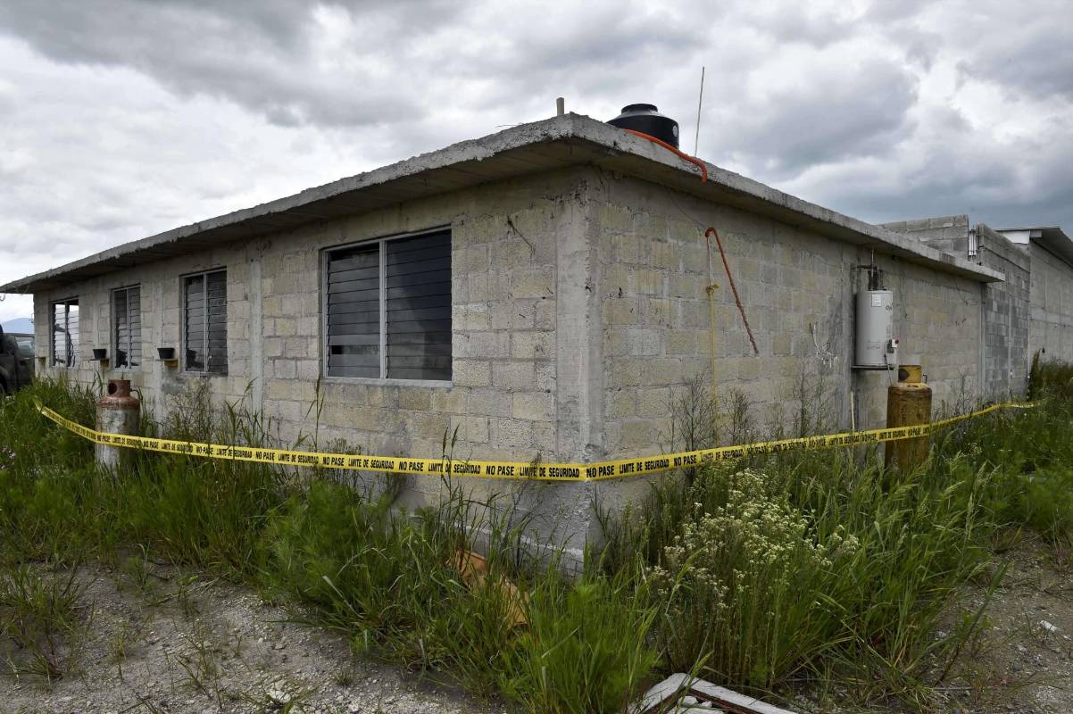 Los vecinos de la zona coinciden al asegurar que en el verano de 2014, sólo unos meses después de la captura del capo, alguien compró el predio y levantó la casa con gran rapidez. FOTO AFP. 