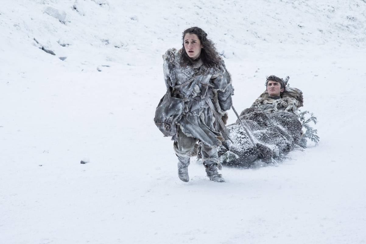 Juego de Tronos ha ganado varios Globos de Oro y Emmys. En la imagen, Ellie Kendrick e Isaac Hempstead Wright que son Meera Reed y Bran Stark en la serie. Foto: Cortesía HBO