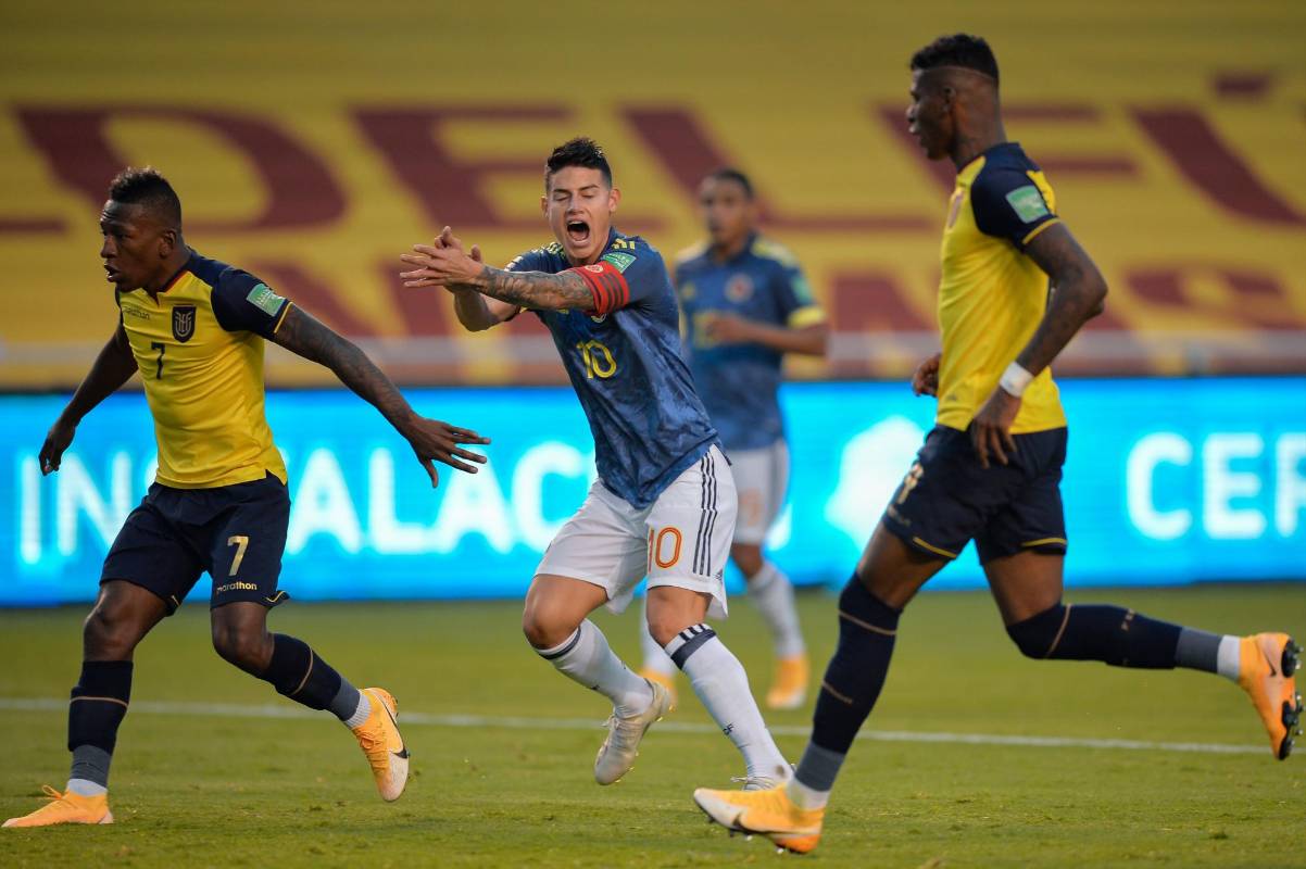 En los últimos 25 años en duelos entre Colombia y Ecuador no había antecedentes de una goleada como la que le propinó la selección dirigida por Gustavo Alfaro a la tricolor 6-1. De esa forma tambalea la era Queiroz. Foto: AFP.