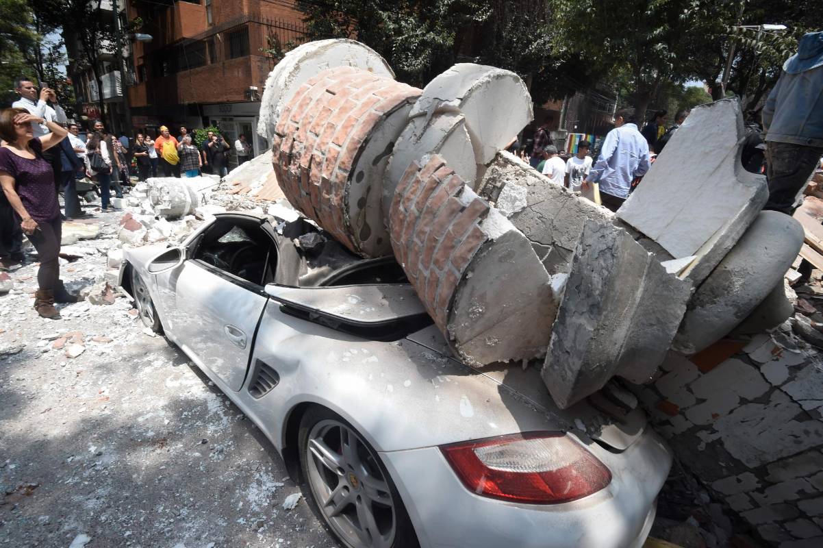 Un terremoto de magnitud 7,1 sacudió el centro de México y afectó importantes edificios. FOTO AFP