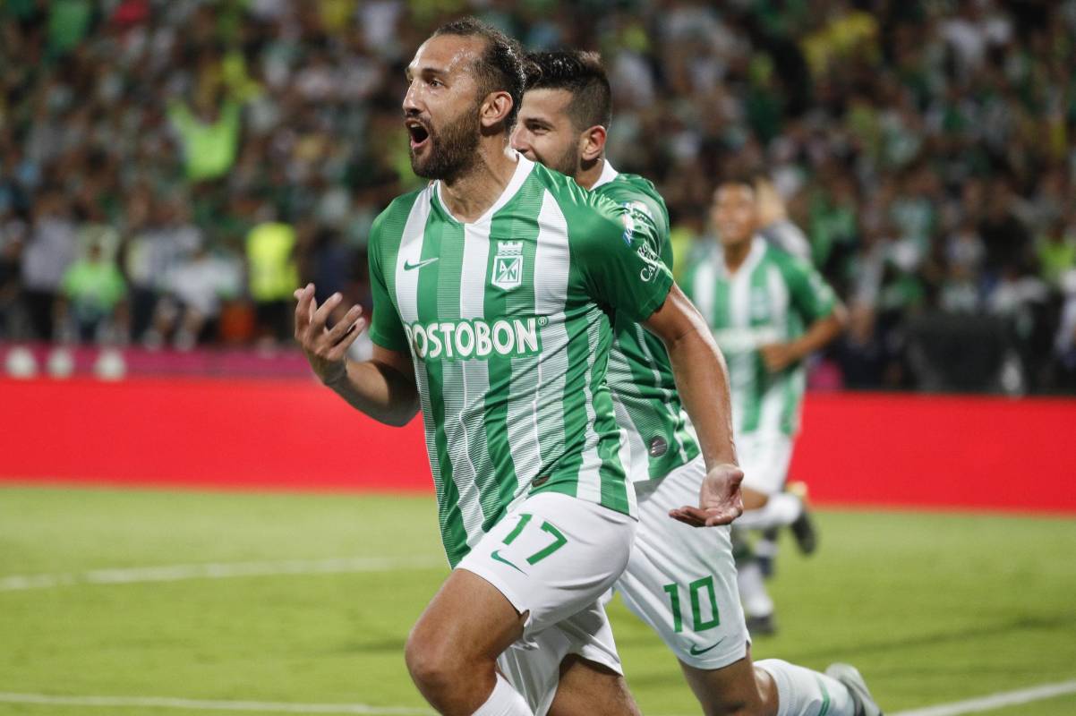 Celebración de Hernán Barcos al minuto 77 tras marcar el primer gol contra el América. Foto: Manuel Saldarriaga Quintero