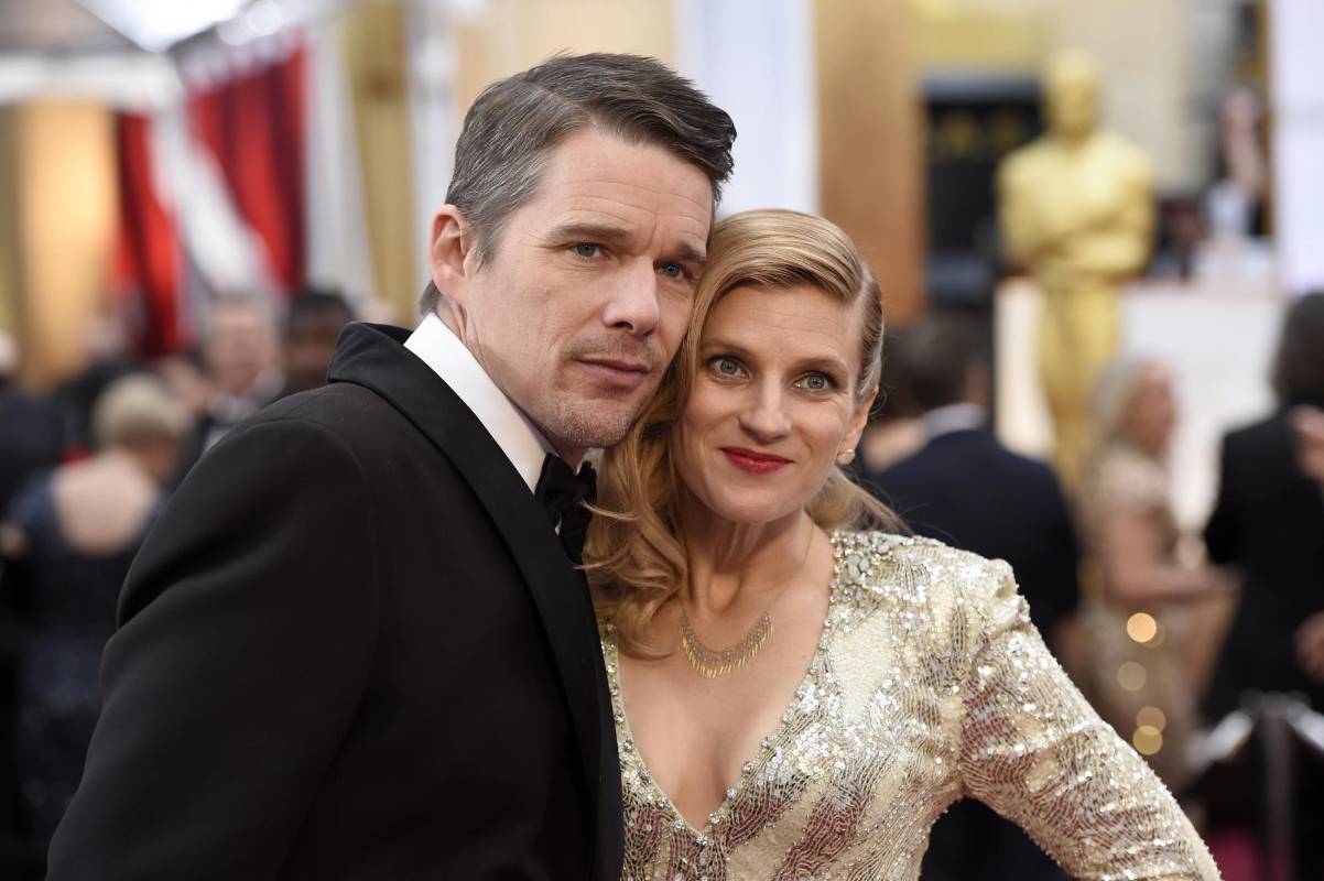 Ethan Hawke y su esposa Ryan Hawke. FOTO AP